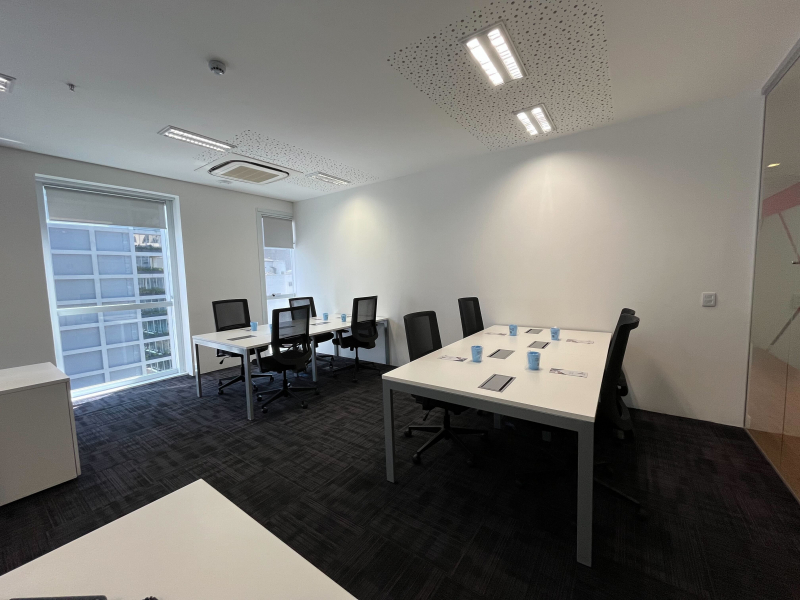 Sala 605 com janela foto 4
