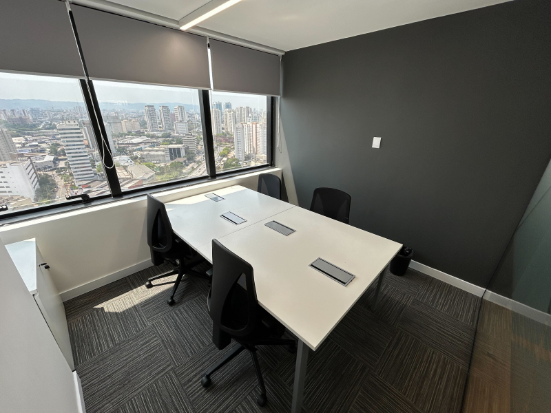 Foto de la sala Oficina privada para 4 puestos en Água Branca, São Paulo (1/5)