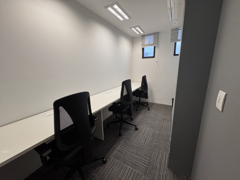 Sala 1401 com janela foto 2