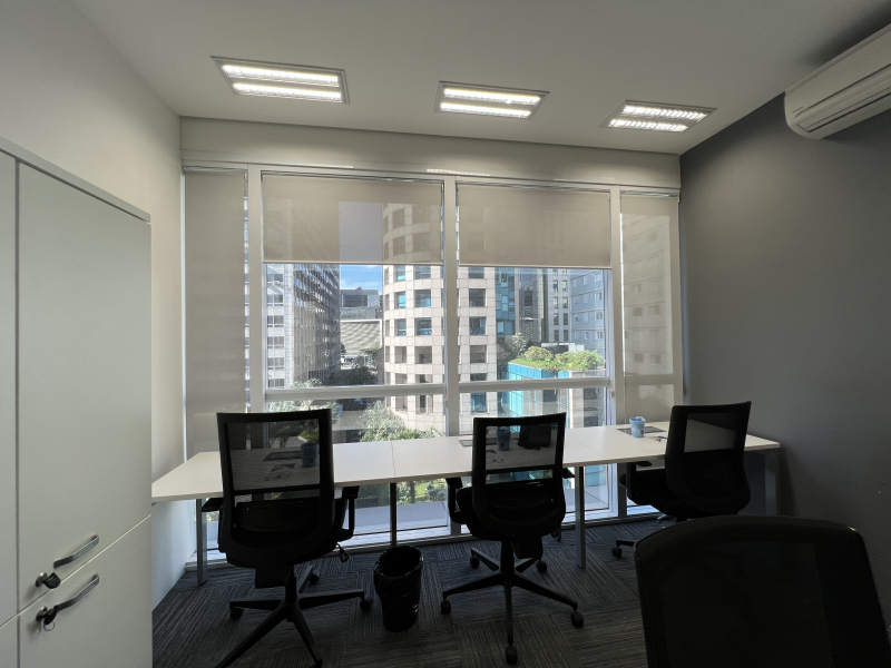 Sala 422 com janela foto 3