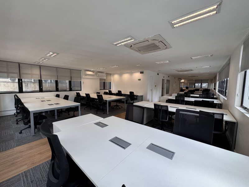 Sala 401 com janela foto 2
