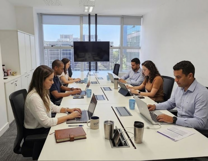 Sala 801 B com janela
