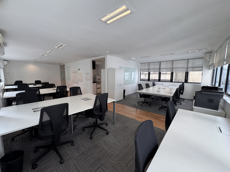Sala 901 com janela foto 2