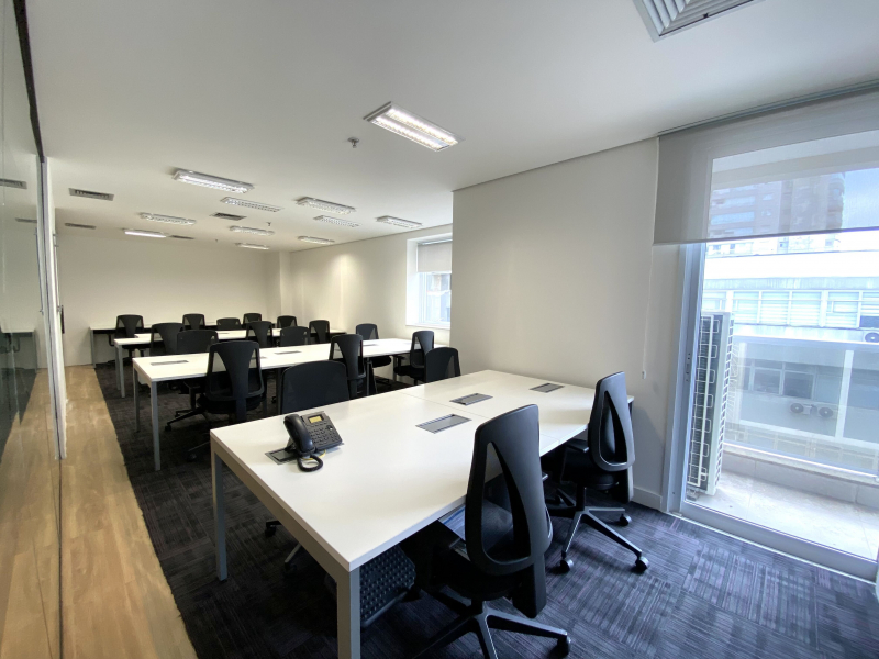 Sala 92 com janela foto 2