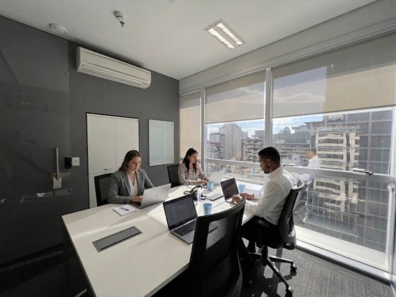 Sala 1107 com janela