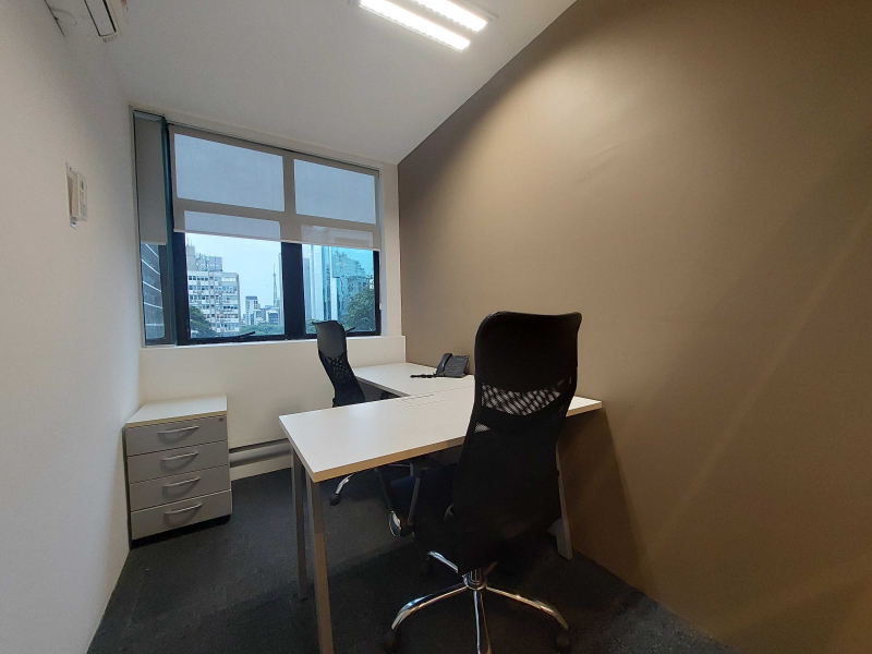 Foto de la sala Oficina privada para 2 puestos en Jardim Paulista, São Paulo (2/5)