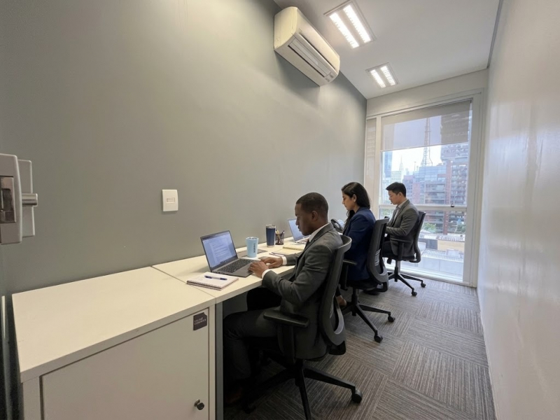 Foto de la sala Oficina privada para 3 puestos en Jardim Paulista, São Paulo (1/5)